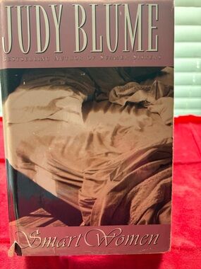Judy Blume "Smart Women" Paperback - Mauve/Tan Cover